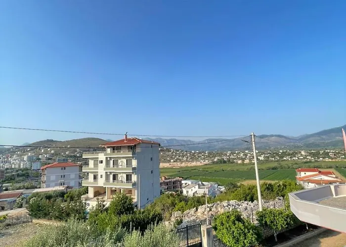 بيت للعطل Nefail