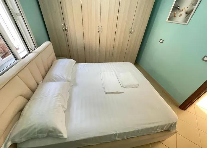 بيت للعطل Nefail